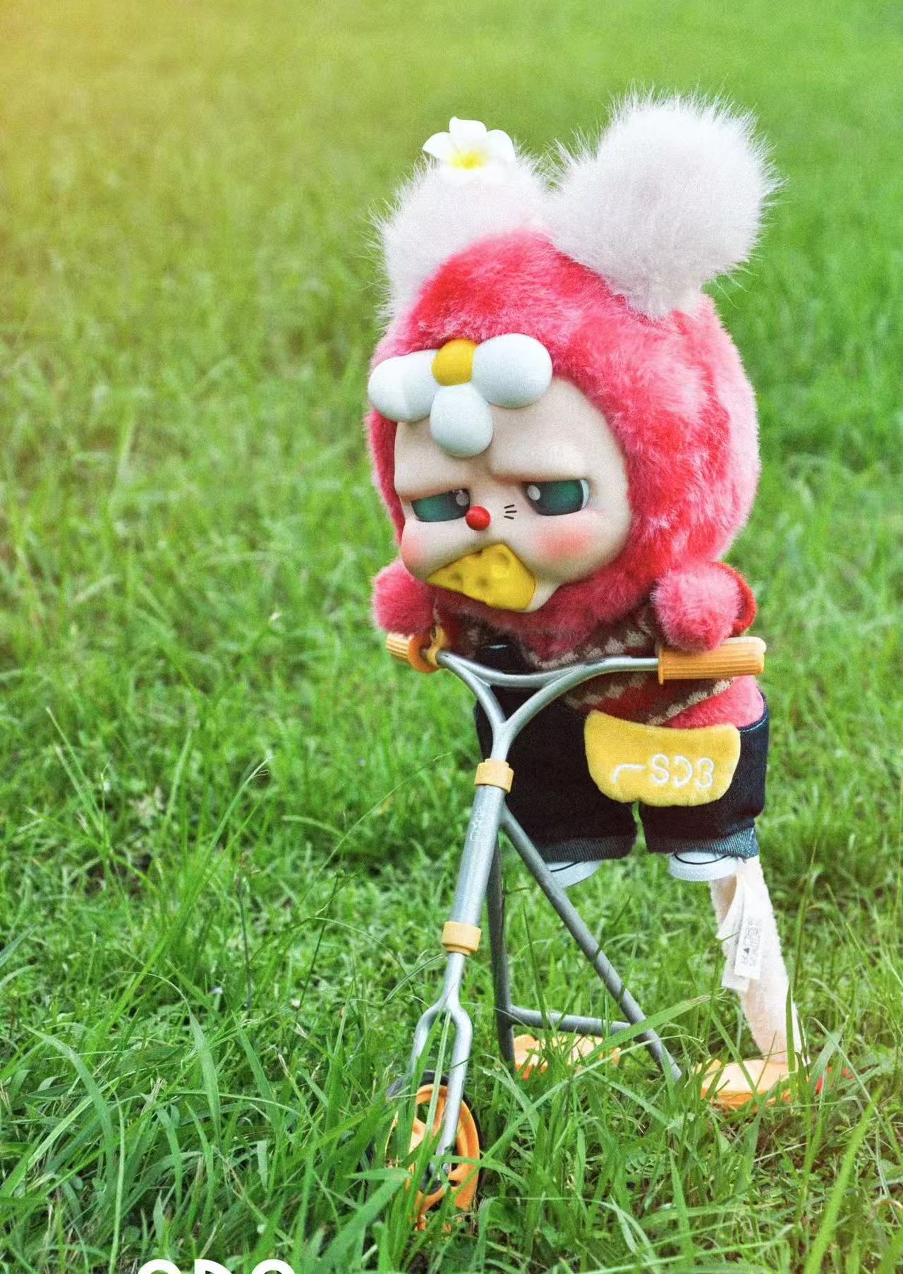 Moodeverse 400% Plush toy doll